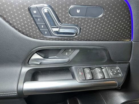 Used 2025 Mercedes-Benz GLA 250 4MATIC image 20