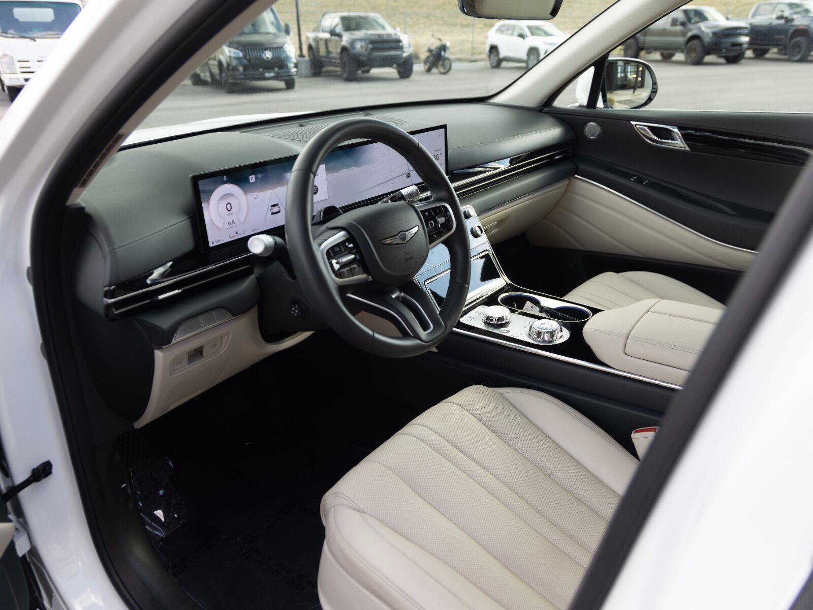 Used 2025 Genesis GV80 2.5T Standard AWD/4WD image 3