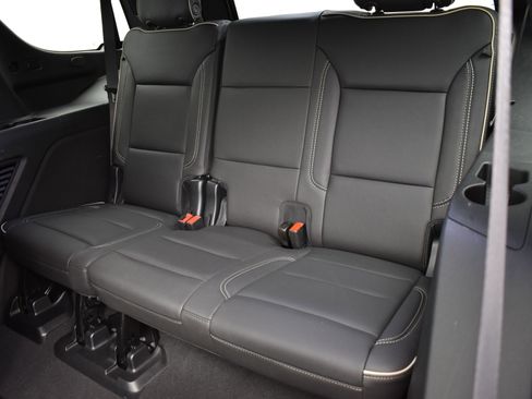 Used 2023 GMC Yukon SLT image 41