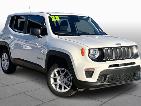 Used 2023 Jeep Renegade Latitude image 3