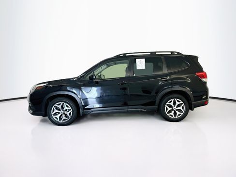 Used 2023 Subaru Forester Premium AWD/4WD image 4