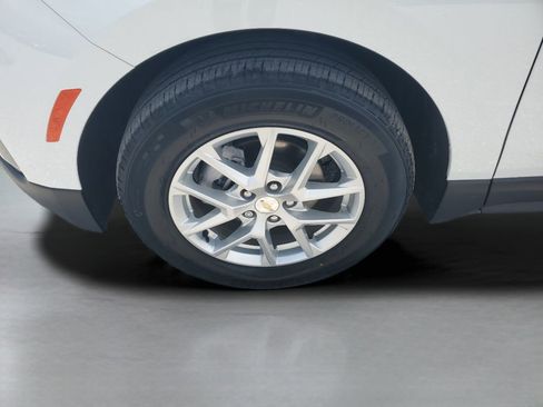 Certified 2024 Chevrolet Equinox LT FWD image 30