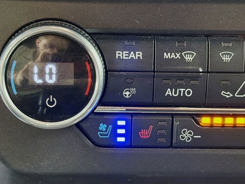 Used 2019 Ford Expedition Limited RWD image 39