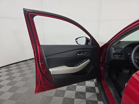 Certified 2025 Honda Accord SE image 20