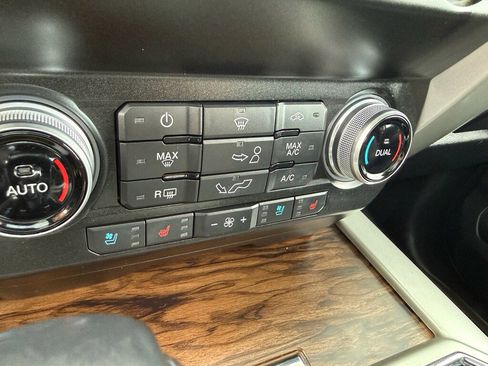 Used 2020 Ford F150 Lariat w/ Equipment Group 502A Luxury image 19