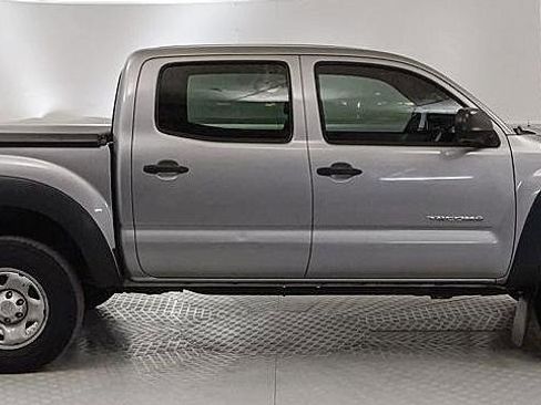 Used 2014 Toyota Tacoma PreRunner image 2