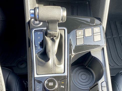 Used 2025 Kia Sportage EX image 18