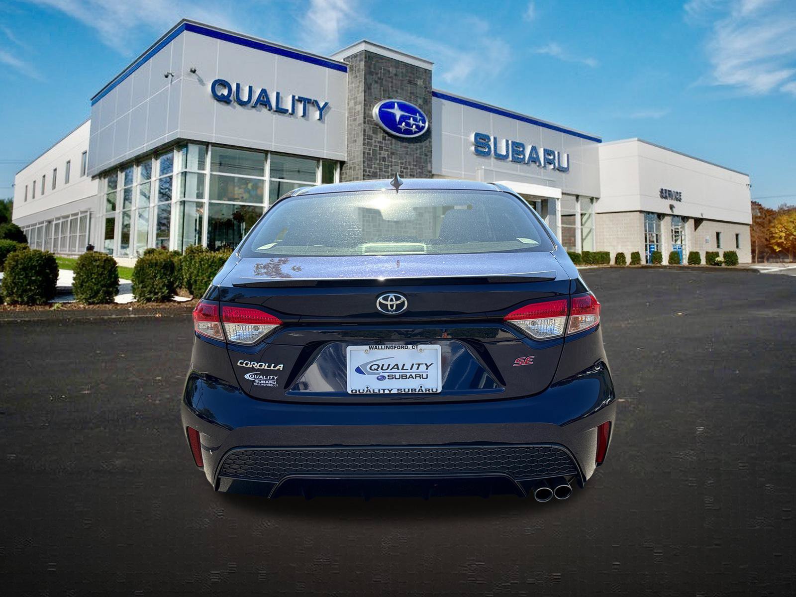 Used 2022 Toyota Corolla SE w/ SE Premium Package FWD image 3
