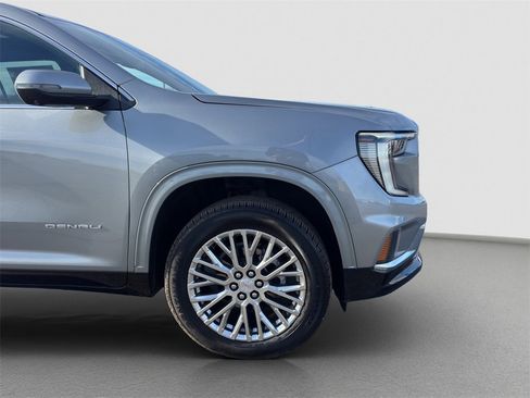 Used 2024 GMC Acadia Denali image 22