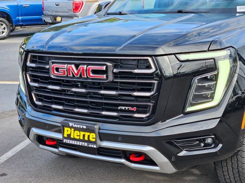 Used 2025 GMC Yukon AT4 Ultimate AWD/4WD image 9
