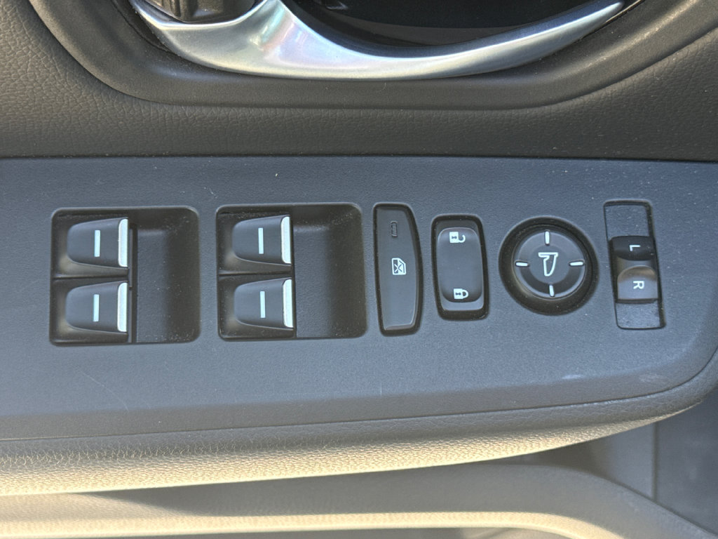 Certified 2025 Honda Pilot Touring image 15
