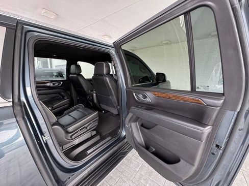 Used 2021 Chevrolet Suburban Premier w/ Premium Package image 25