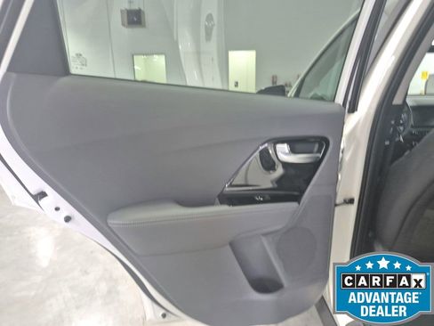 Used 2019 Kia Niro EX w/ EX Premium Package image 22