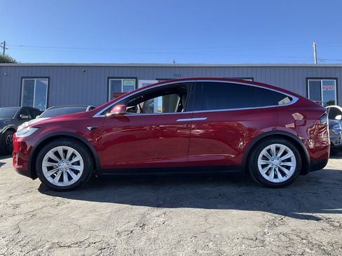 Used 2017 Tesla Model X 75D image 5