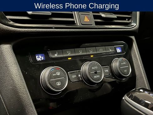 Used 2023 Volkswagen Taos SEL image 11