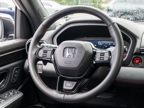 Used 2025 Honda Pilot Black Edition image 24