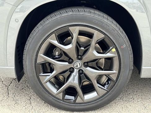 New 2026 Lexus TX 500h AWD image 9