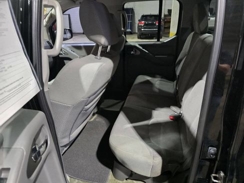 Used 2017 Nissan Frontier SV image 28