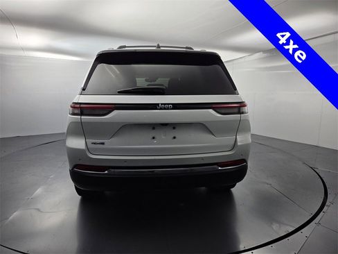 Used 2023 Jeep Grand Cherokee 4WD 4xe image 12