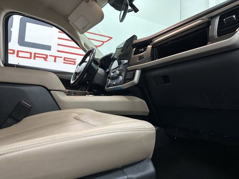 Used 2023 Ford Expedition Max XLT image 59