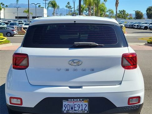 Used 2023 Hyundai Venue SE image 25