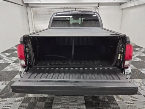 Used 2020 Toyota Tacoma 2WD Double Cab image 8
