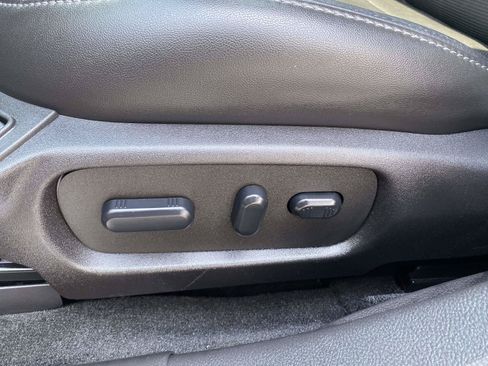 Used 2015 Ford Taurus Limited FWD image 16