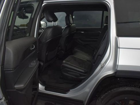 Used 2024 Jeep Grand Cherokee L Laredo image 36