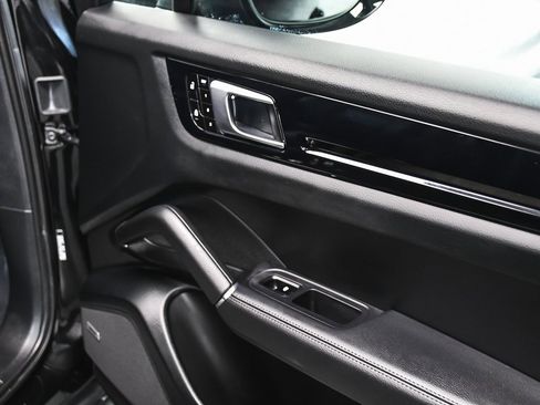 Used 2020 Porsche Cayenne E-Hybrid image 19
