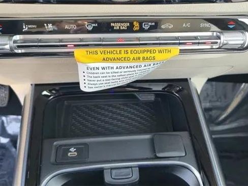 Certified 2025 Mercedes-Benz GLA 250 image 9