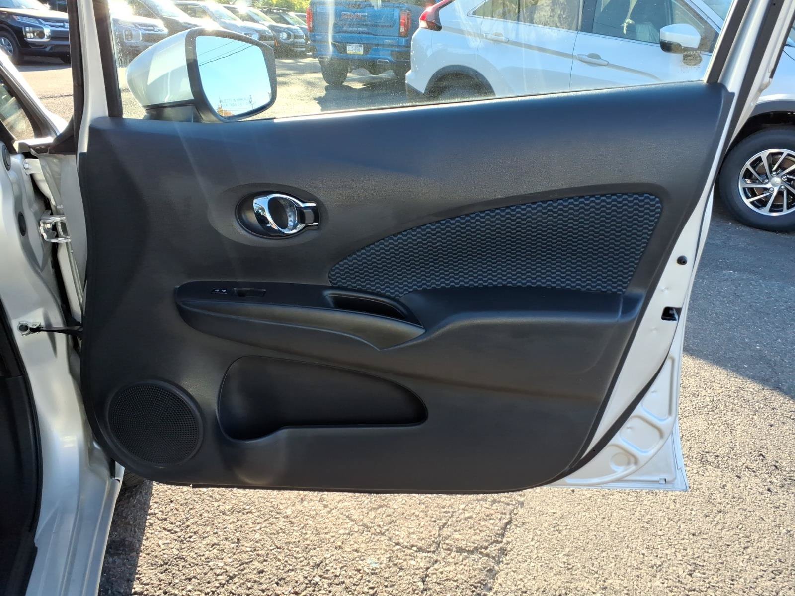 Used 2019 Nissan Versa Note SV FWD image 27