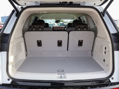 New 2026 GMC Acadia Denali image 5