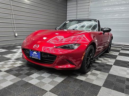 Used 2017 MAZDA MX-5 Miata Club w/ Brembo/BBS Package RWD image 37