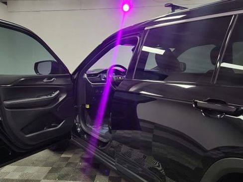 Used 2025 Jeep Grand Cherokee L Laredo w/ Luxury Tech Group I AWD/4WD image 17