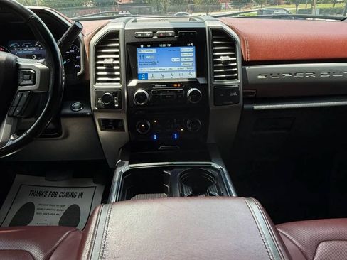 Used 2018 Ford F250 Platinum w/ Platinum Ultimate Package AWD/4WD image 32