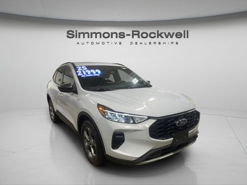 Used 2025 Ford Escape ST-Line AWD/4WD image 7