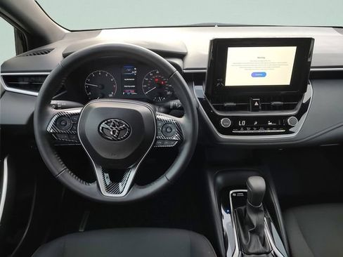 Used 2025 Toyota Corolla SE FWD image 8