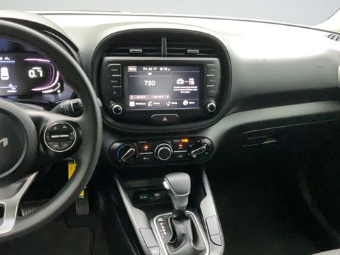 Used 2023 Kia Soul LX FWD image 16