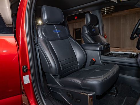 Used 2025 Ford F350 Platinum image 30