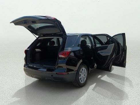 Used 2023 Chevrolet Equinox LS w/ LS Convenience Package FWD image 15