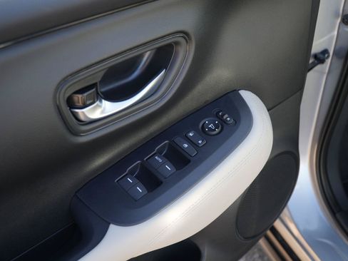 Used 2027 Honda HR-V LX image 5