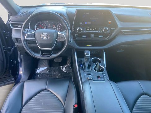 Used 2023 Toyota Highlander XSE AWD/4WD image 9