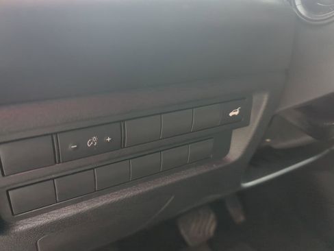 Used 2022 Mitsubishi Outlander SE image 35