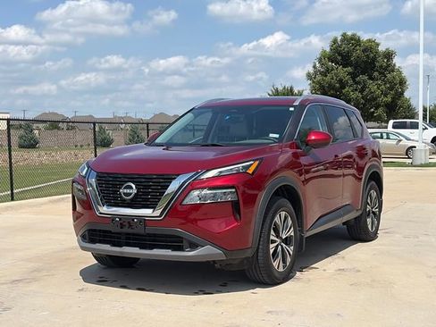 Used 2023 Nissan Rogue SV w/ SV Premium B Package FWD image 3