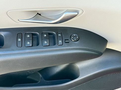 Certified 2023 Hyundai Tucson SE image 17