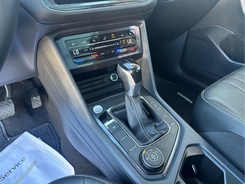 Used 2023 Volkswagen Tiguan SE AWD/4WD image 27