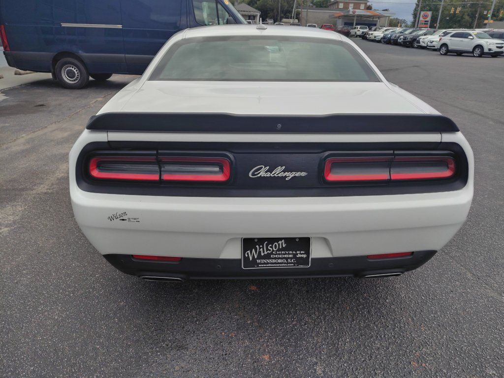 Used 2016 Dodge Challenger SXT Plus RWD image 5