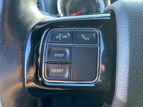 Used 2019 Dodge Grand Caravan SXT image 23