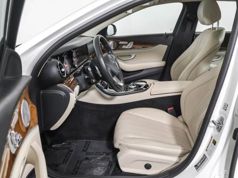 Used 2018 Mercedes-Benz E 300 4MATIC image 6