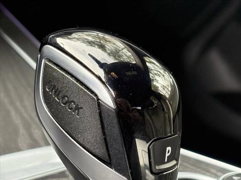 Used 2022 BMW X7 xDrive40i w/ M Sport Package image 7